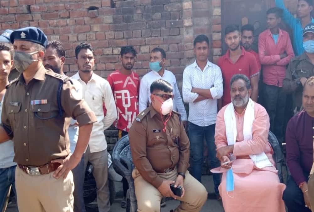 Roorkee Latest news: Ruckus and Stone pelting between two communities for construction of religious places