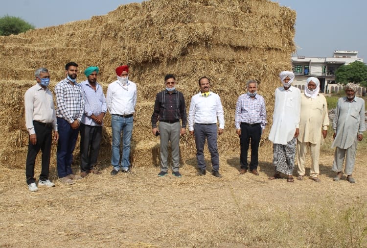 200 farmers earned Rs 9 lakh rupees by selling straw in Haryana