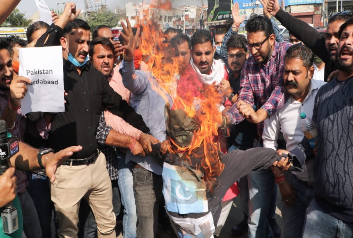 kulgam bjp leaders killed fida hussain mother lost her senses friend fainted in last rites
