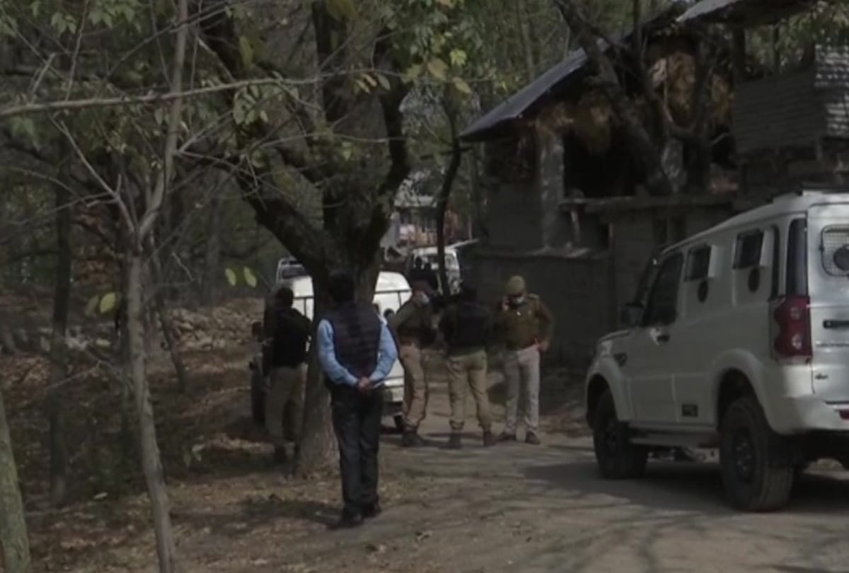 security forces neutralised two let terrorist in kulgam