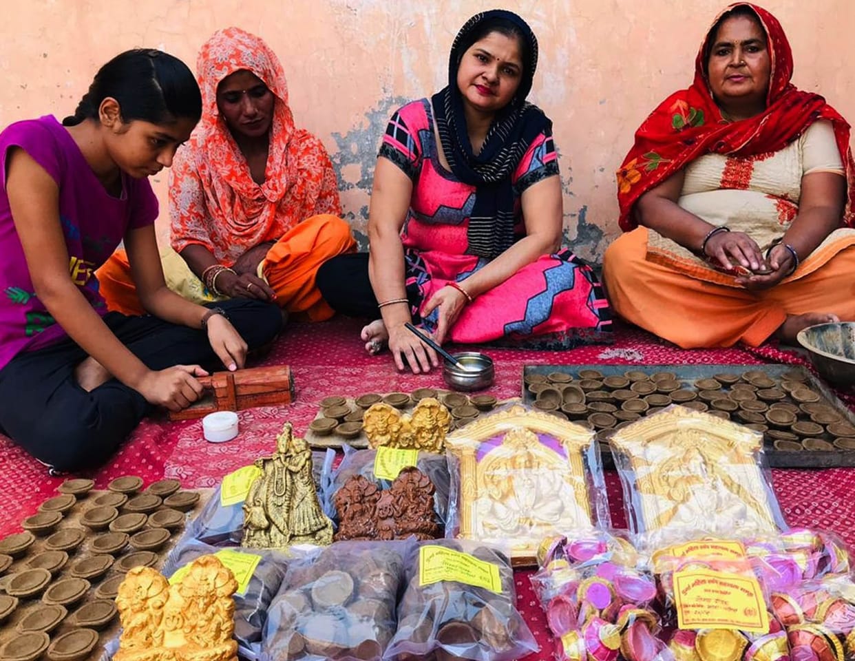 Dung and toys made of cow dung became the center of attraction