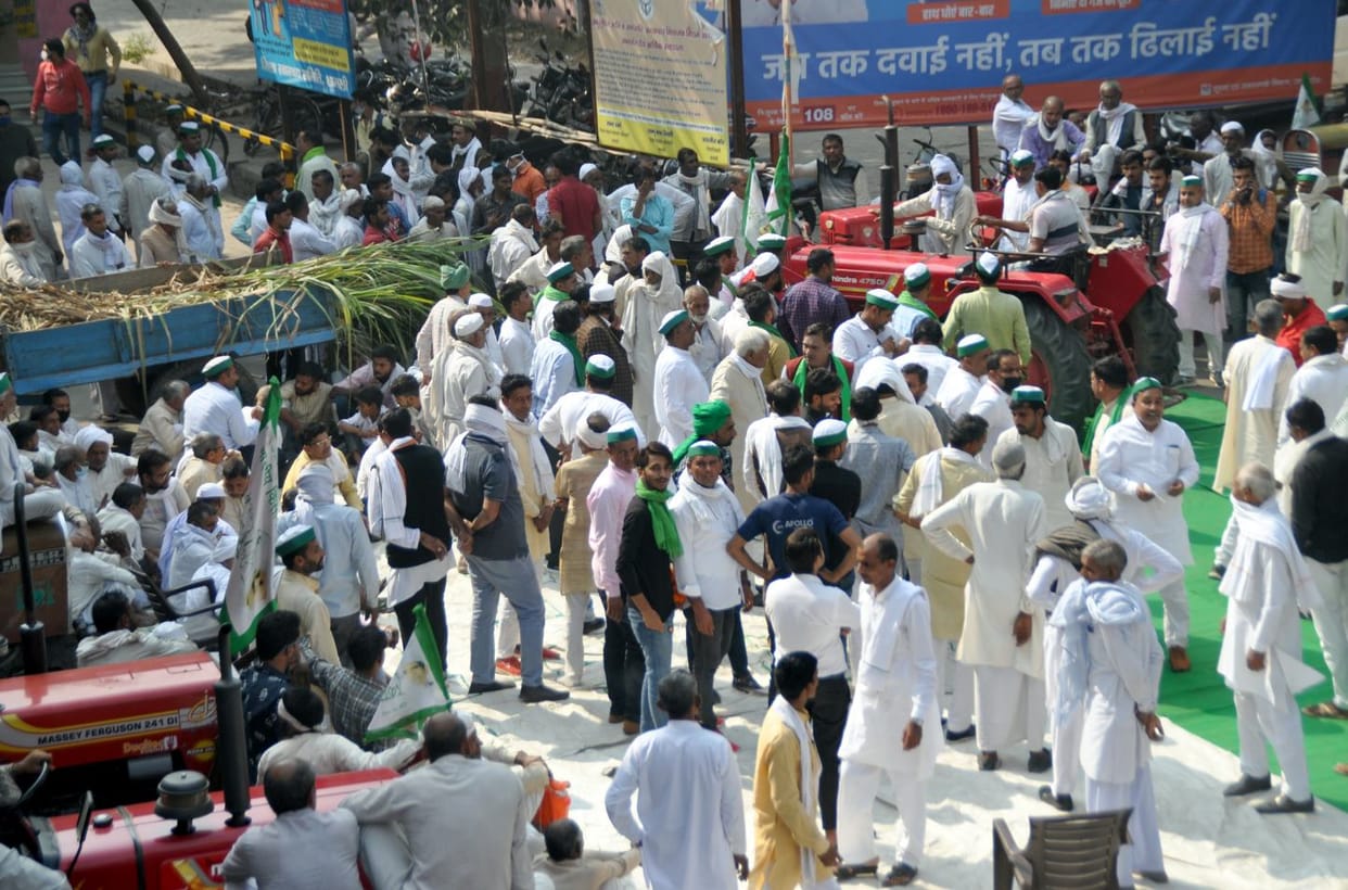 Bakiu collapsed the collectorate, made officers hostage