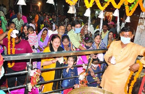 Mother Durga on a small elephant reached Kali temple to meet her sister Kali