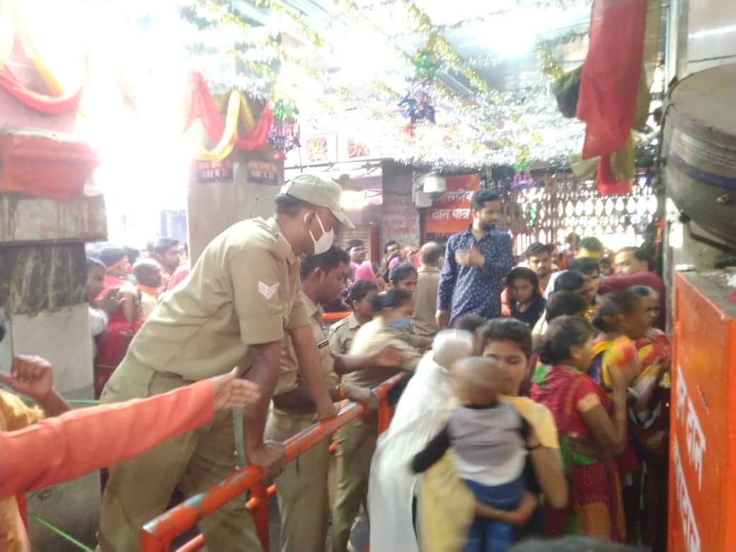 Thousands worshiped Mother Vindhyavasini on Shardiya Purnima