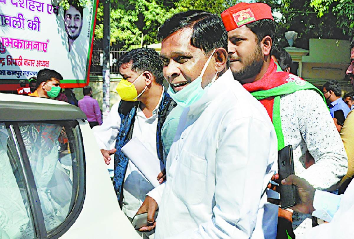 suspended MLA from BSP met former CM Akhilesh yadav