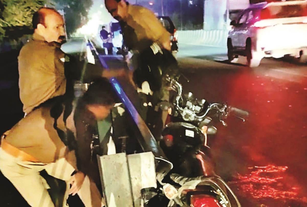 two injured in road accident in lucknow