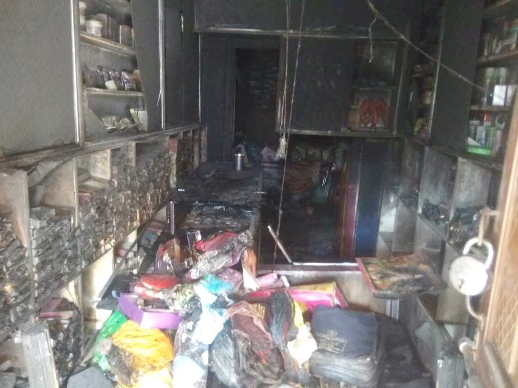 Cosmetic goods store caught fire, loss of millions