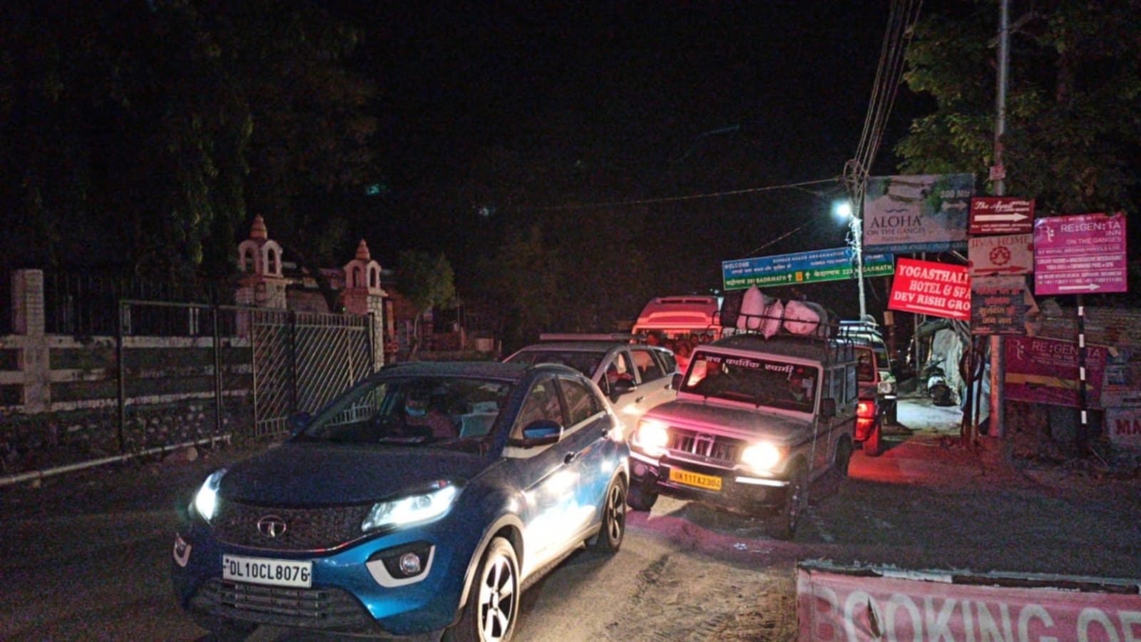 Char dham yatra 2020 route latest news : badrinath highway closed in totaghati