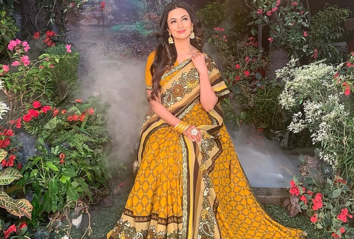 karwa chauth 2020 divyanka tripathi hot sexy images in saree divyanka tripathi saree style look