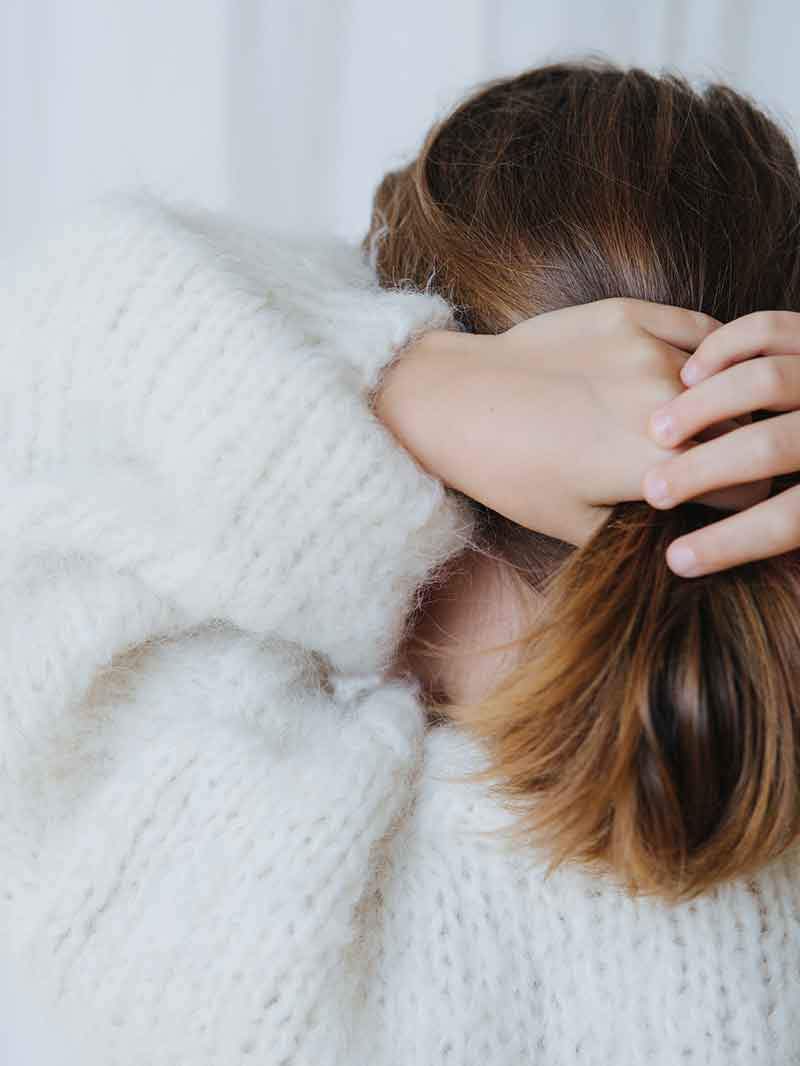 do not do this hair care mistakes in winter season in hindi