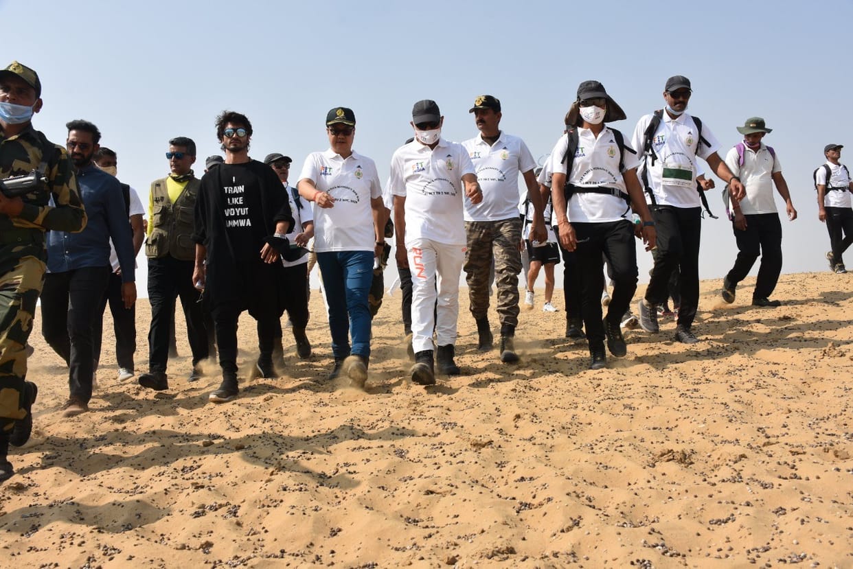 Sports Minister Kiren Rijiju with ITBP DG SS Deswal and actor Vidyut Jamwal takes part in the 200 km fit india walkathon in jaisalmer