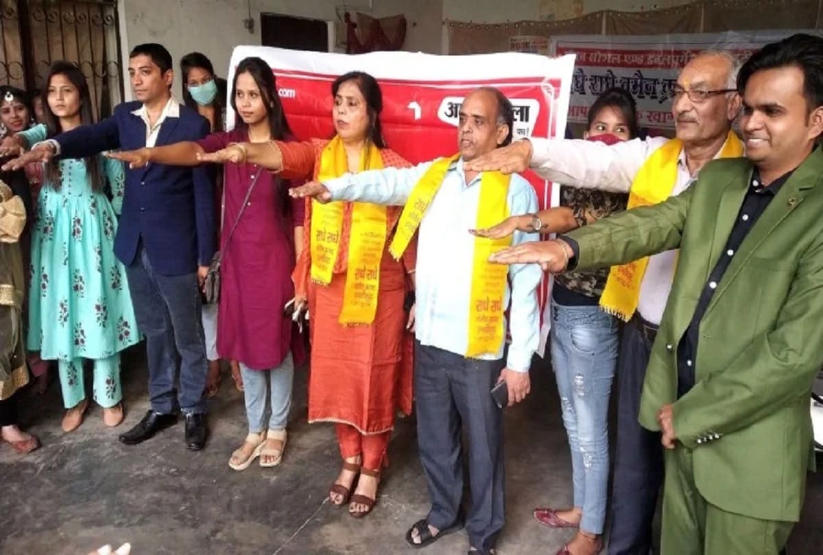 Women swear to keep away from firecrackers