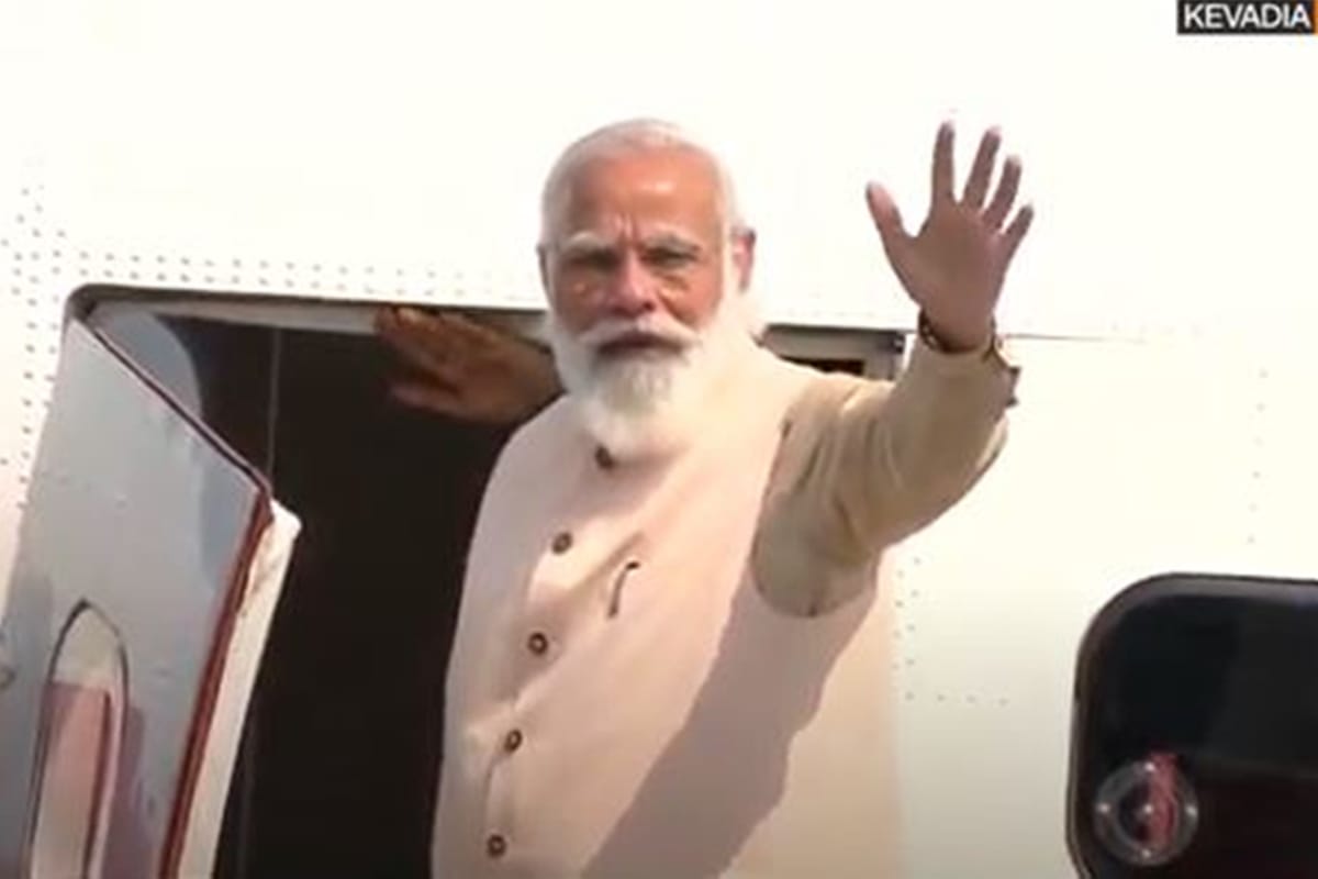pm modi inaugrates first sea plane service from kevadia to sabarmati travels on maiden flight sardar patel
