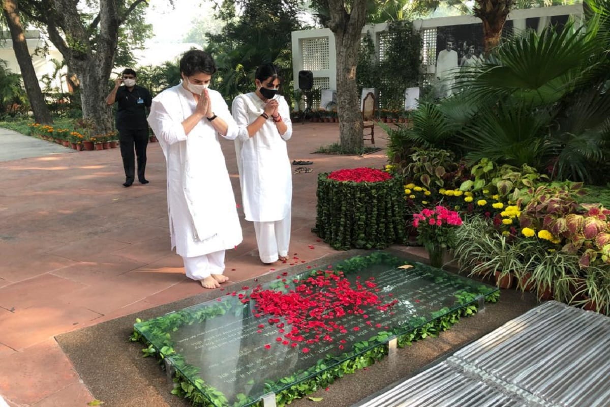 Former PM Indira Gandhi death anniversary: Narendra Modi Priyanka Gandhi Vadra pays tribute