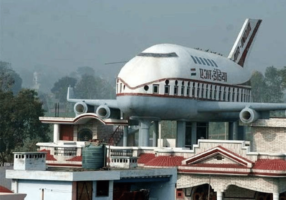 In Bhagalpur, a man made a Mahindra Scorpio tank on the roof of his house, watch viral and funny photos