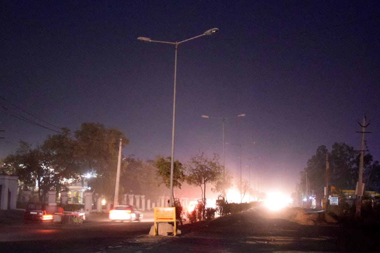 99 colonies of Outer will not be able to illuminate on Diwali, 40 street lights deteriorating everyday in the city