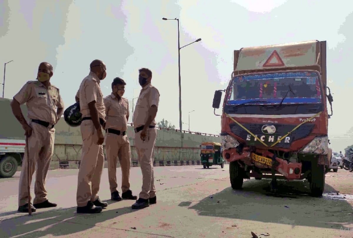 Major Road accident in Gurugram overspeeding Vehicle hits seven vehicles after a bullet bike