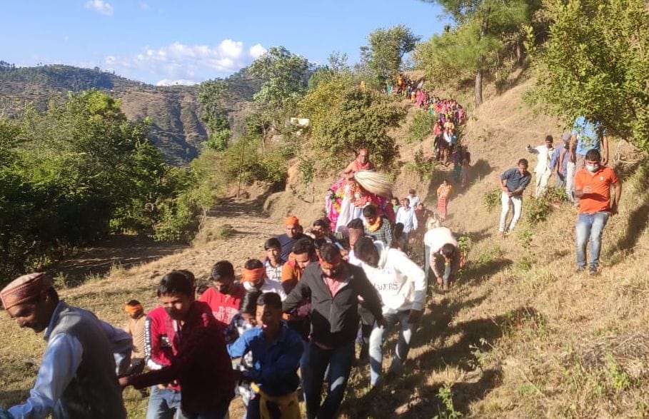 Ladidhura Festival: Goddess Chariots revolve around the temple