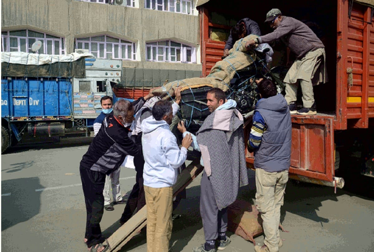 Employees will leave Jammu from Srinagar under security arrangements
