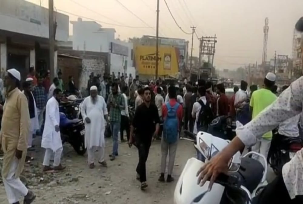 Roorkee Latest News: Ruckus and Beaten Stone Pelting for Car Parking