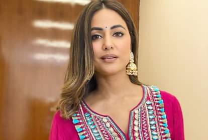 hina khan got trolled for copied kareena kapoor saree look