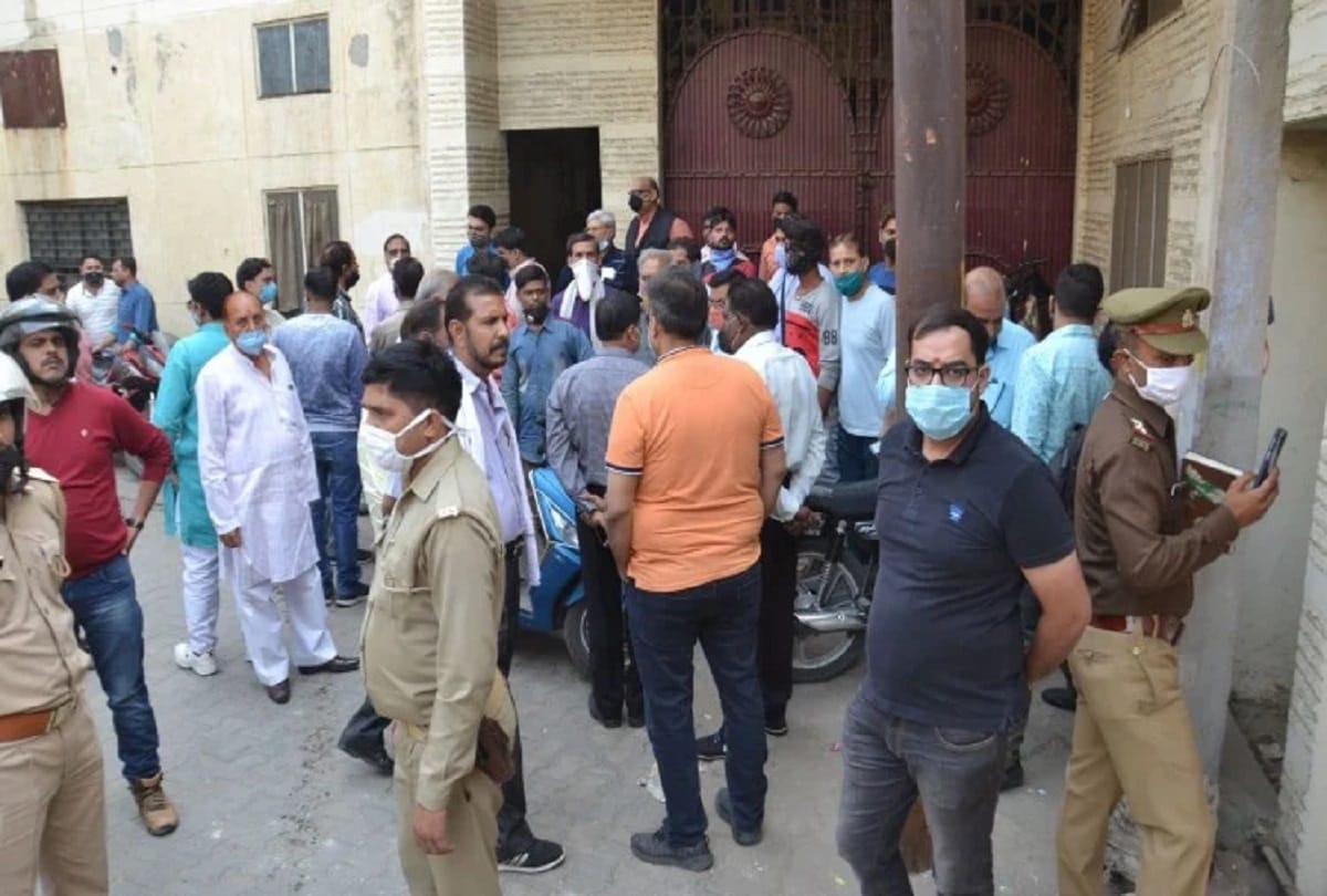 Iron scrap factory sealed in Shakti Nagar amidst heavy uproar