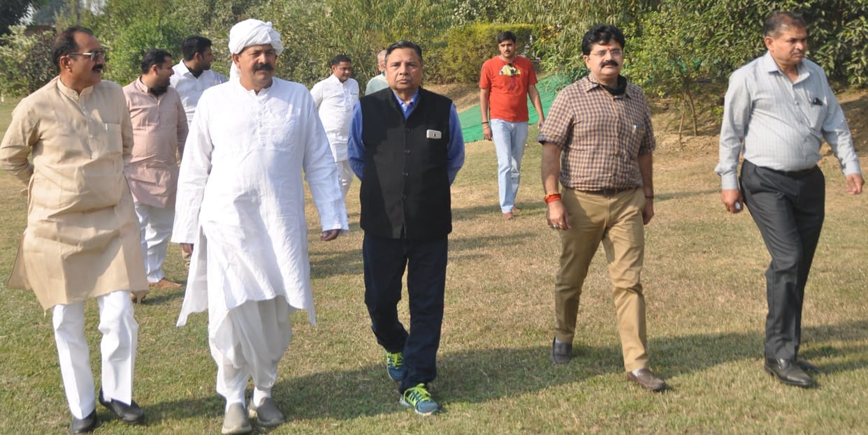 Youth should not leave home wearing half pants: Naresh Tikait