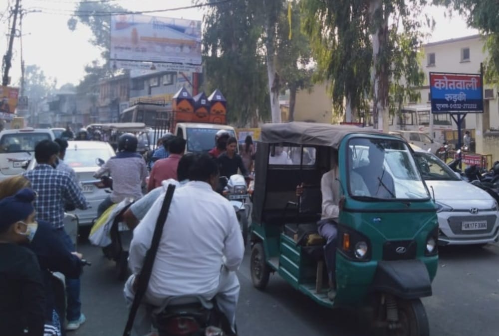 Roorkee: Traffic Jam on Delhi Haridwar Highway due to Accident and Shobha Yatra, Photos