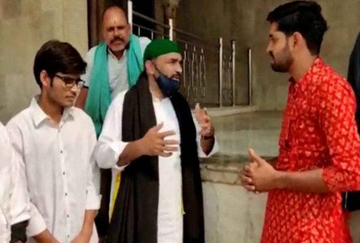 Muslim pilgrims offer namaj in Nandababa temple in Mathura