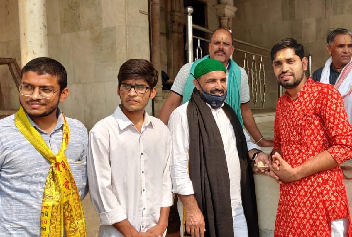 Muslim pilgrims offer namaj in Nandababa temple in Mathura