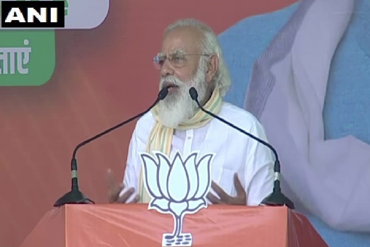 PM Narendra Modi come to Gorakhpur Airport for five minutes
