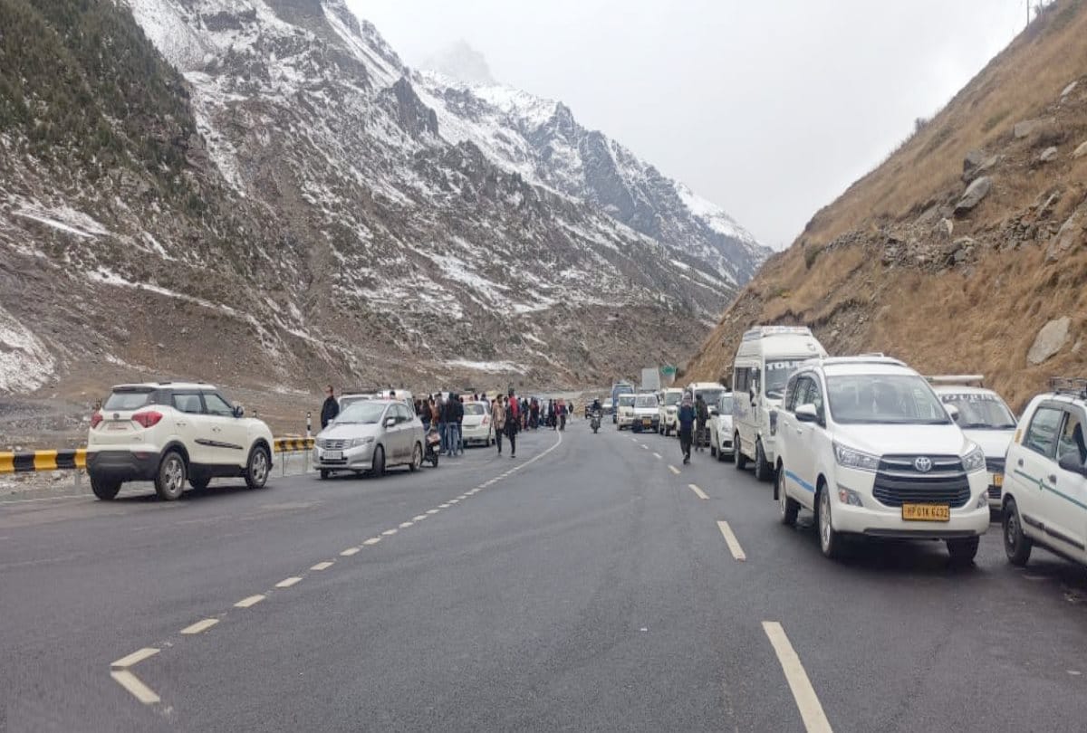 Weather Today: thunderstorm warning for five districts in himachal, fresh snowfall expected on the peaks