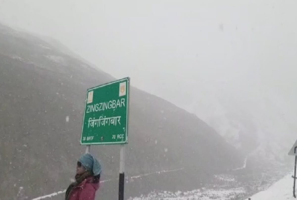 Weather Today: thunderstorm warning for five districts in himachal, fresh snowfall expected on the peaks