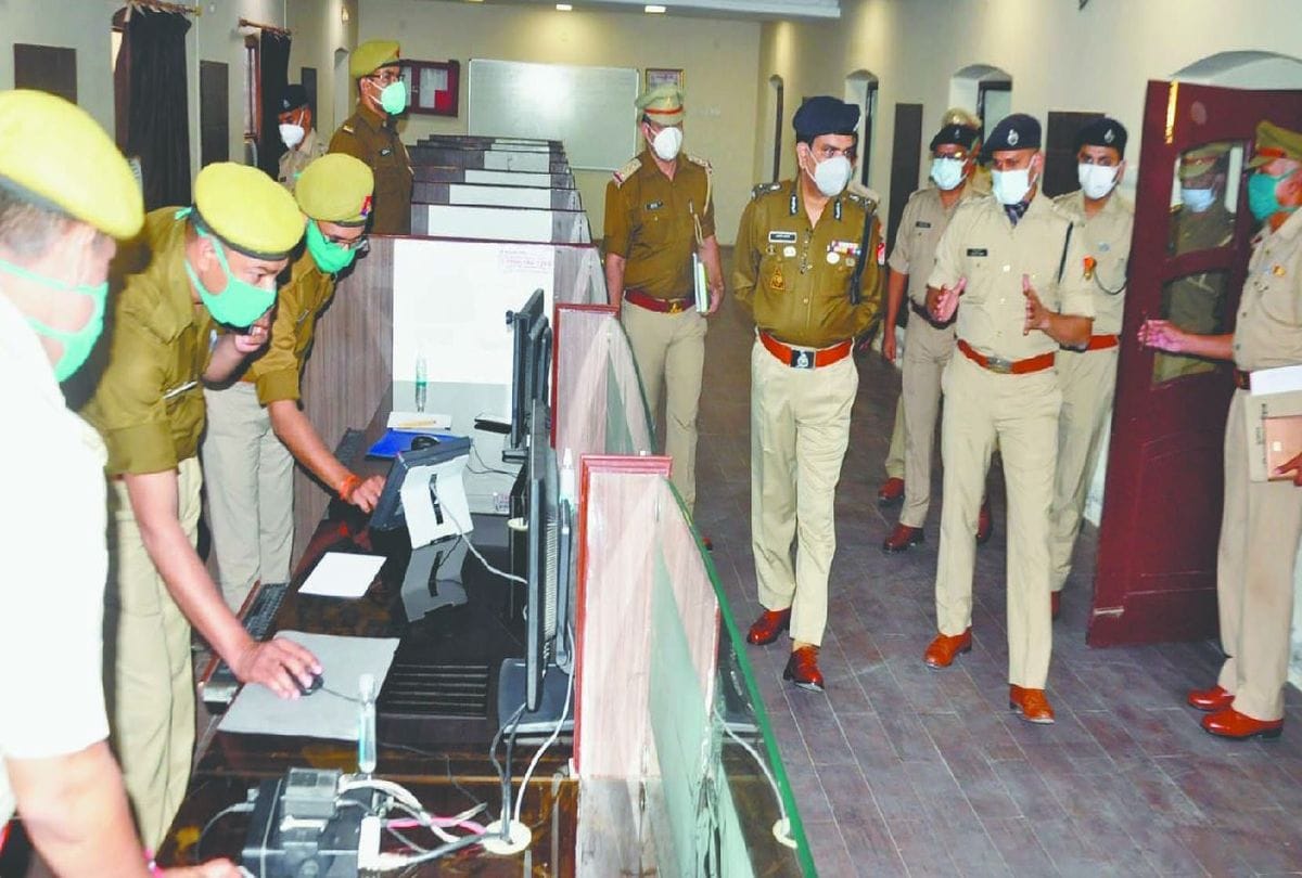 police vehicles location can be seen in the up 112 control room