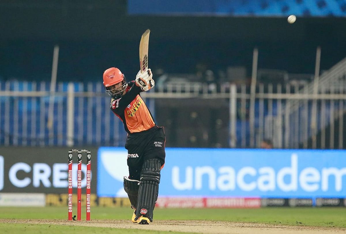 CSK vs SRH, IPL 2021: Chennai Super Kings VS SUNRISERS HYDERABAD Match Pics,Dhoni finishes off in style, sakshi dhoni reaction