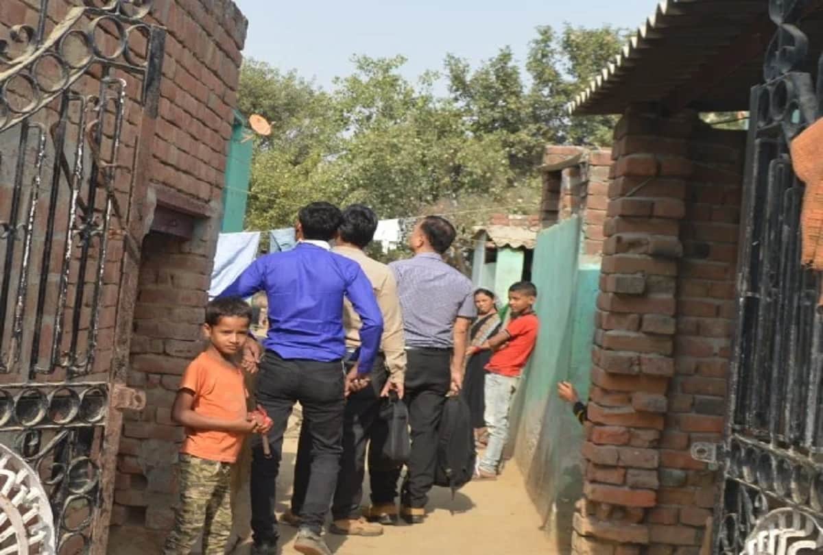 Hathras Kand latest update in hindi parents of deceased dont want to live in village now