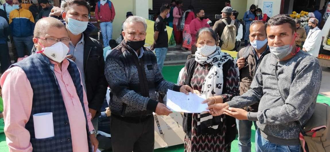 Simli Keladhar villagers protest at block headquarters