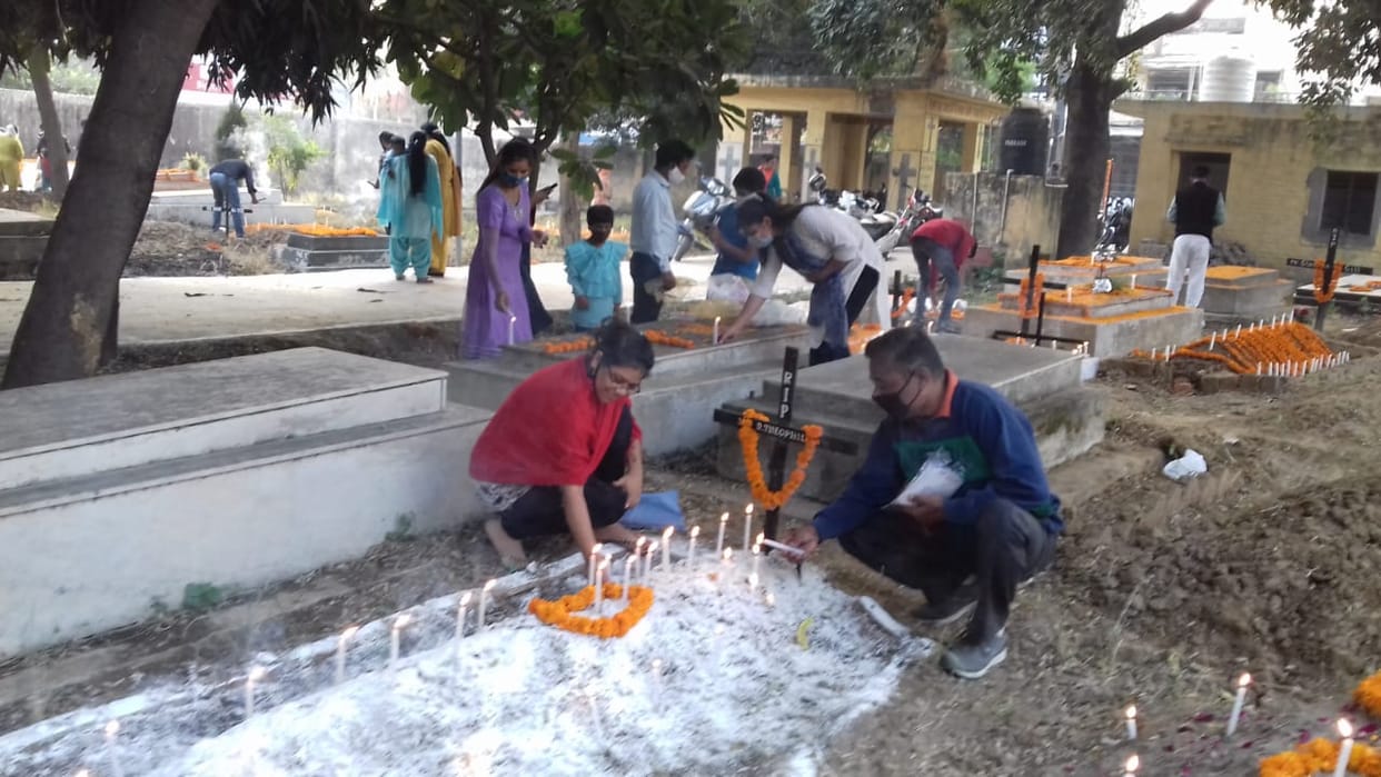 Tribute to the departed souls by burning candles