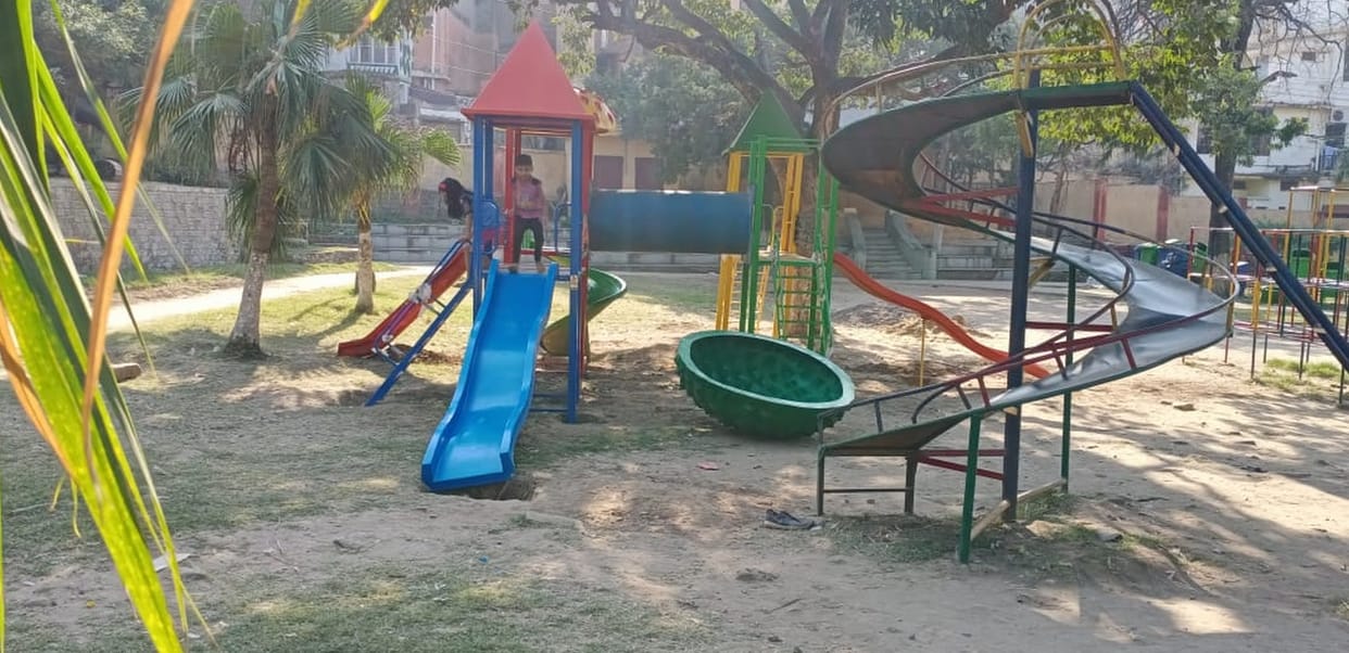 Swing ceiling fell, children narrowly escaped