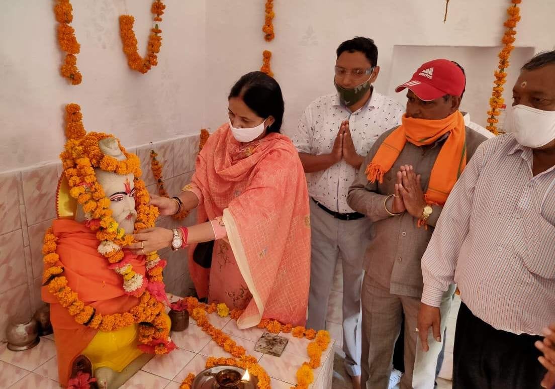 Announcement of 4 lakhs for construction of Valmiki Temple Room