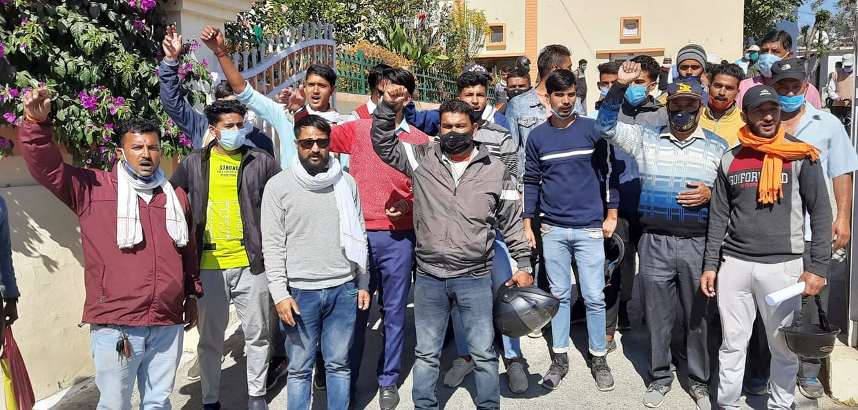 Demand to open the road leading to five villages