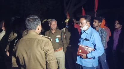 Miscreants firing in Bhadohi robbery from the liquor store keeper police alert