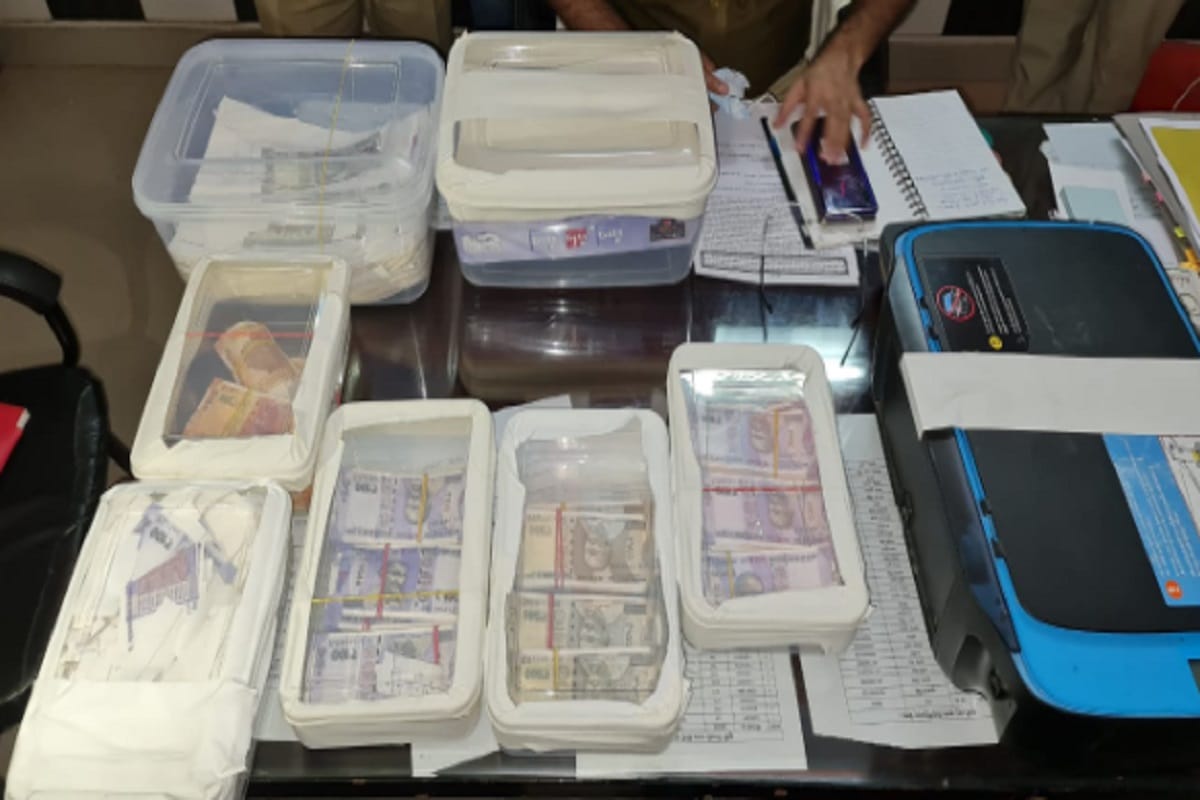 Fake currency and fake drugs was caught in Meerut and accused Sunil made many revelations