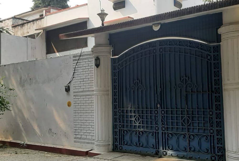 Nagar Nigam occupied bunglow allocated to Azam Khan's sister.