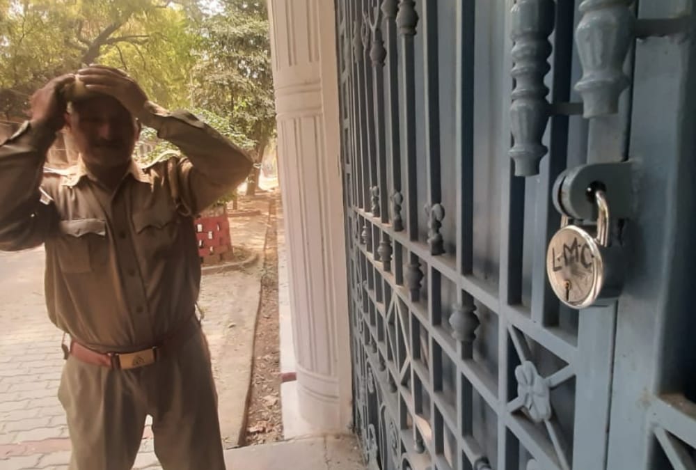 Nagar Nigam occupied bunglow allocated to Azam Khan's sister.