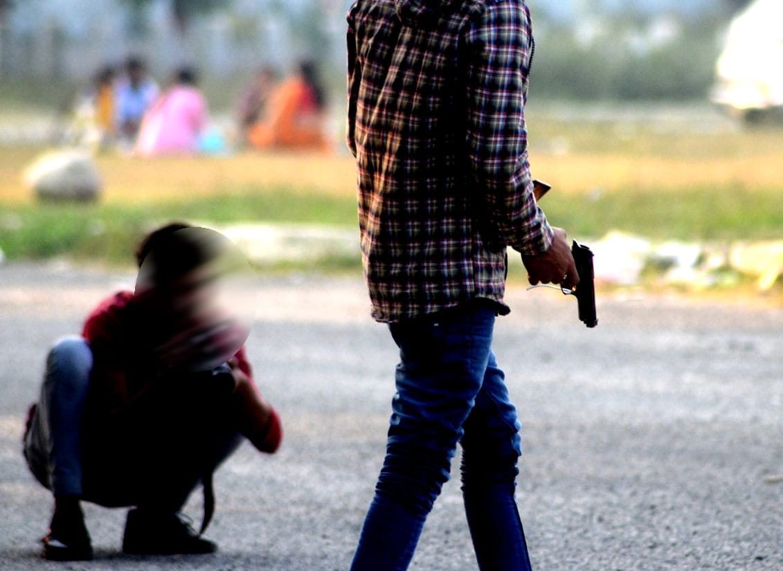 Boys took life in risk for photoshoot in Haridwar, watch in photos