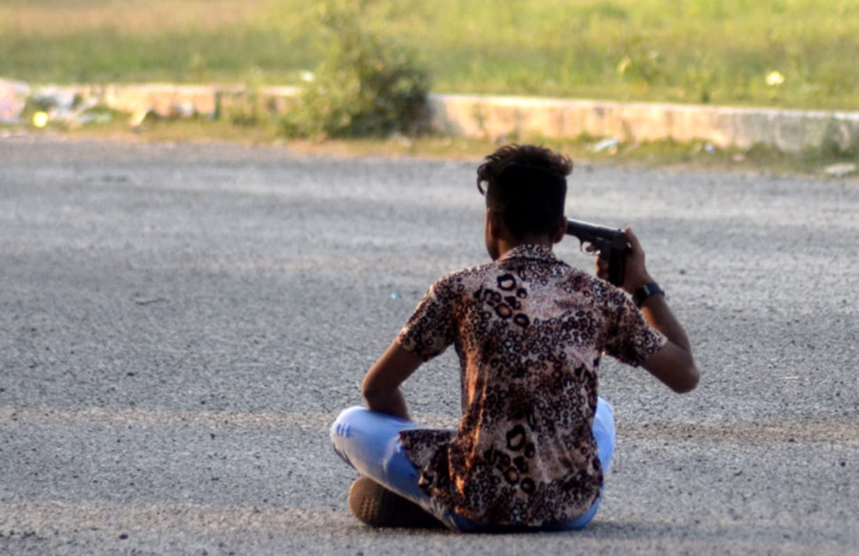 Youth shot himself in unrequited love, condition critical