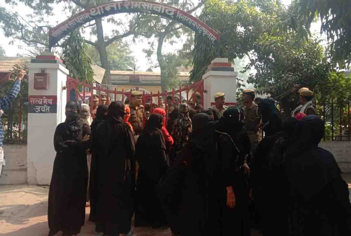 UP: SP leader arrested for molestation and murderous attack by entering house