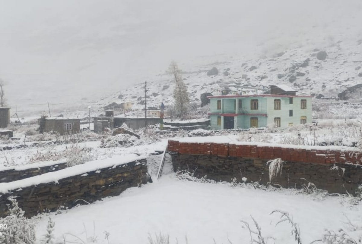 fresh snowfall in lahaul spiti baralacha pass keylong