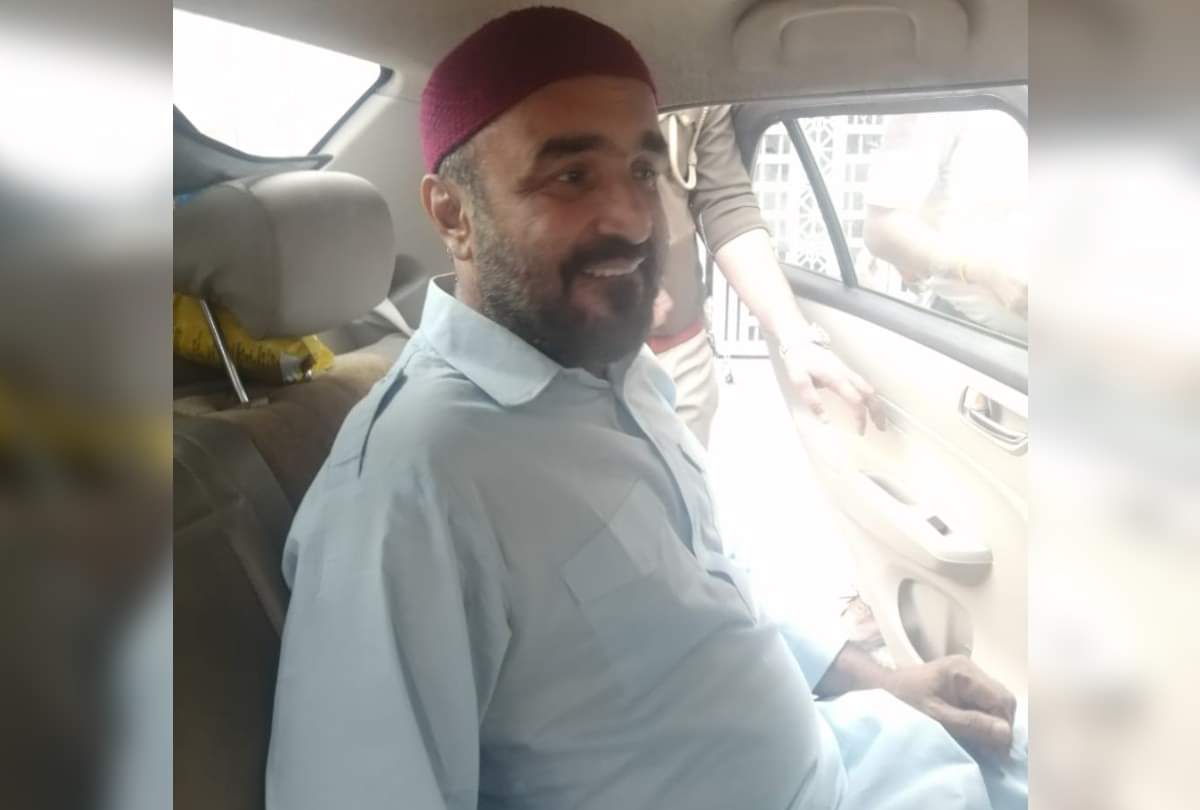 mathura news protest outside nandababa temple in nandgaon